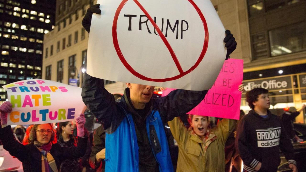 Protest gegen Donald Trump in New York City 12. November 2016. Protest gegen Donald Trump in New York City 12. November 2016.