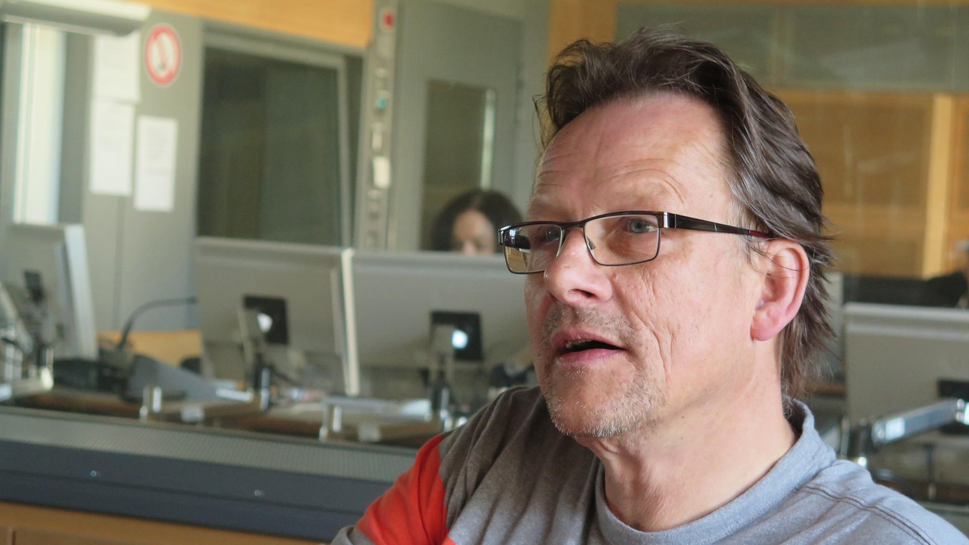 Der Buchautor Bernhard Kegel im Studio von Deutschlandradio Kultur. Der Buchautor Bernhard Kegel im Studio von Deutschlandradio Kultur.