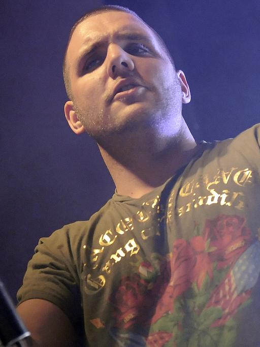 Der in Berlin geborene Rapper Fler auf der Bühne im ColumbiaClub.