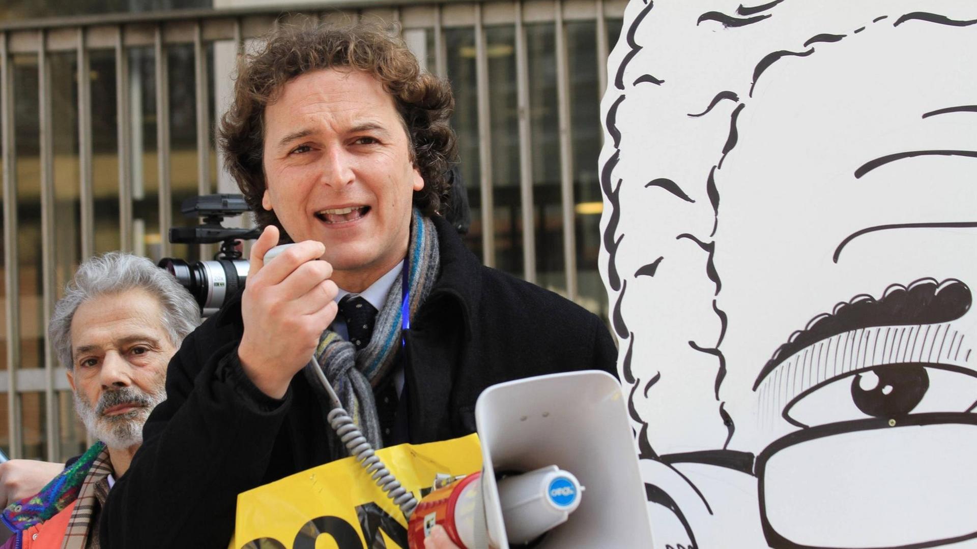 Mario Staderini bei einer Demonstration der Partei Radicali Italiani (RI) Mario Staderini bei einer Demonstration der Partei Radicali Italiani (RI)