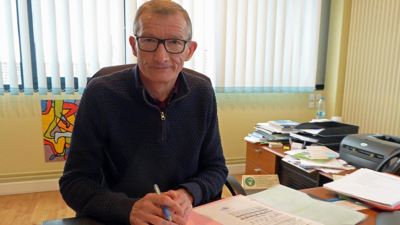 Jean-François Caron ist Bürgermeister der Kleinstadt Loos-en-Gohelle im Norden Frankreichs Jean-François Caron ist Bürgermeister der Kleinstadt Loos-en-Gohelle im Norden Frankreichs