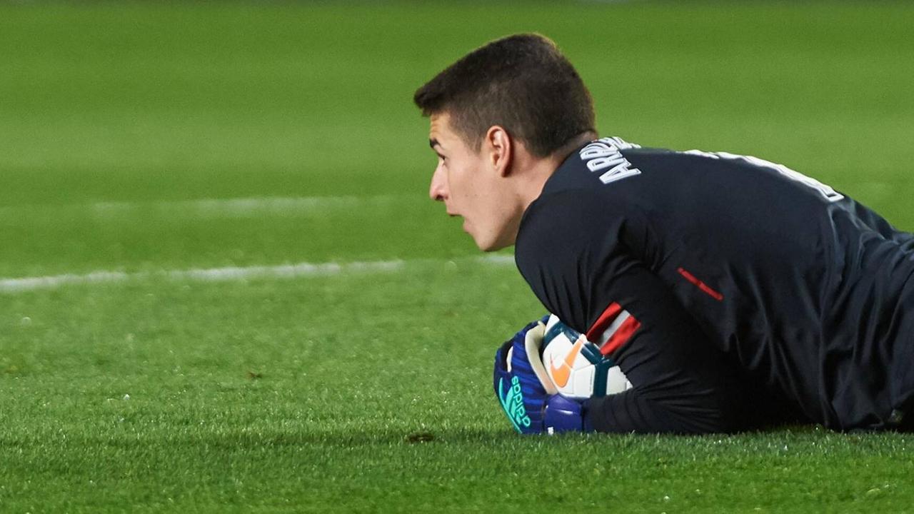 Großer Vertrauensvorschuss: Der FC Chealsea zahlte Athletic Bilbao 80 Millionen Euro Ablösesumme für den 23-jährigen Torhüter Kepa Arrizabalaga. Großer Vertrauensvorschuss: Der FC Chealsea zahlte Athletic Bilbao 80 Millionen Euro Ablösesumme für den 23-jährigen Torhüter Kepa Arrizabalaga.