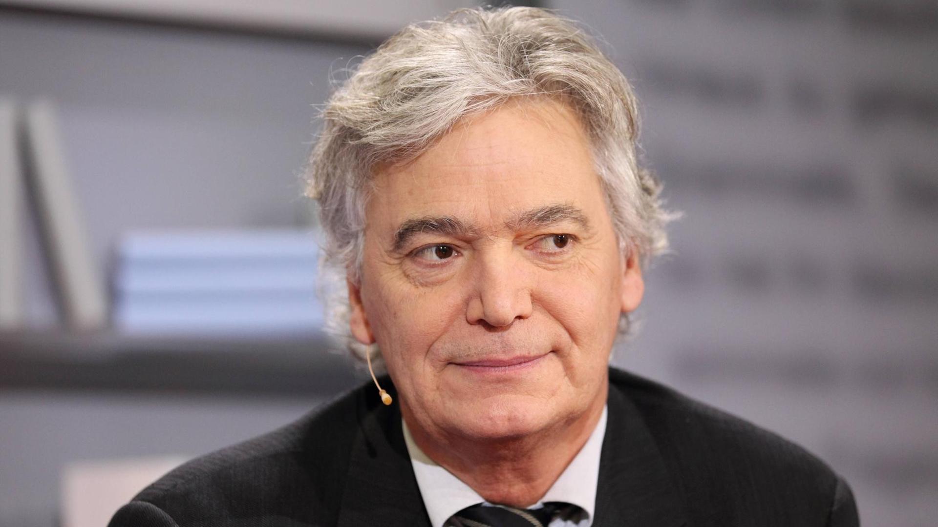 Thomas Steinfeld, ehemaliger leitender Redakteur des Feuilleton der "Süddeutschen Zeitung", für die er heute als Korrespondent schreibt. Thomas Steinfeld, ehemaliger leitender Redakteur des Feuilleton der "Süddeutschen Zeitung", für die er heute als Korrespondent schreibt.