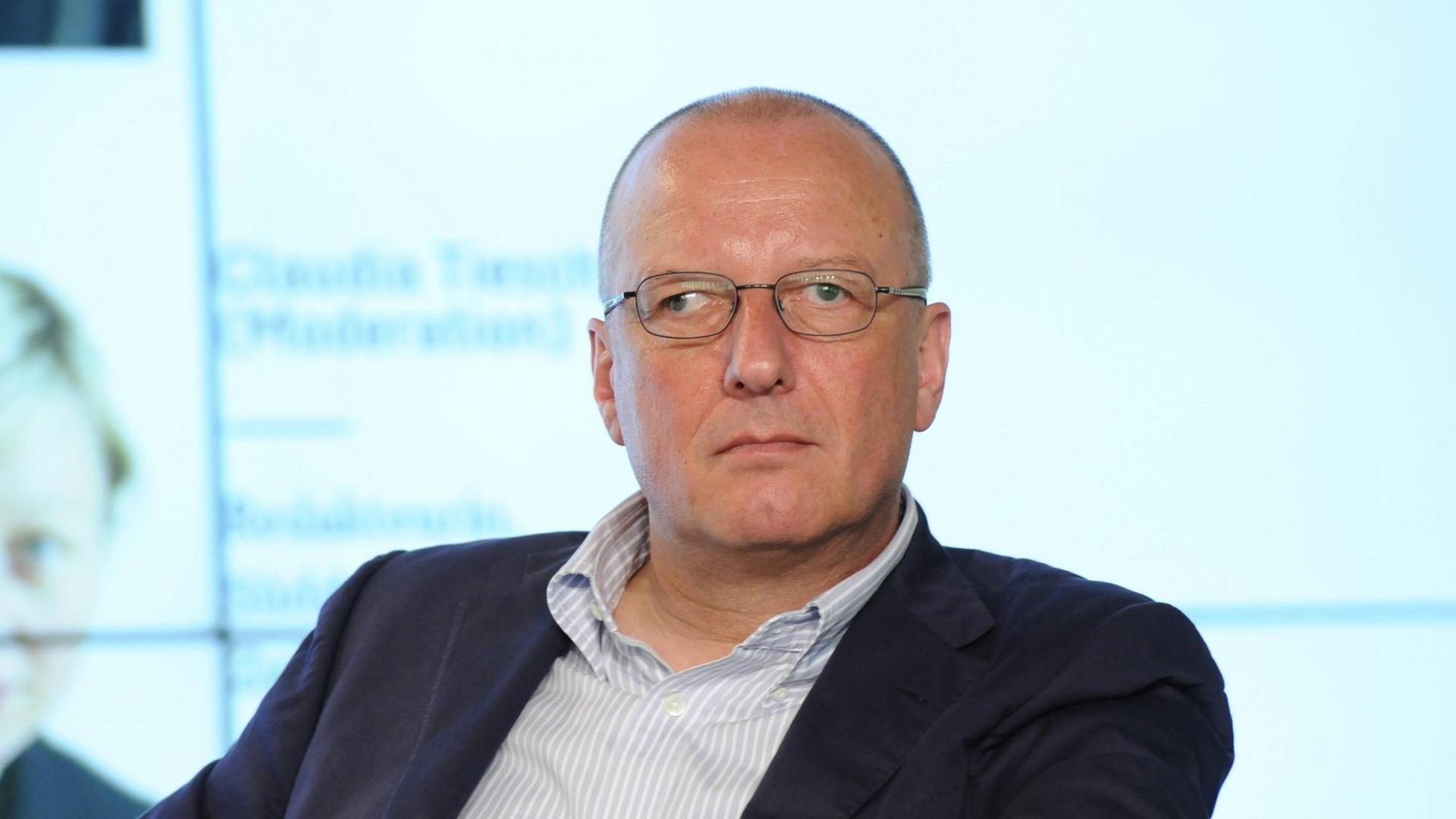 Roger de Weck, Generaldirektor der Schweizerischen Radiogesellschaft SRG-SSR, am 07.06.2013 in Köln. Roger de Weck, Generaldirektor der Schweizerischen Radiogesellschaft SRG-SSR, am 07.06.2013 in Köln.