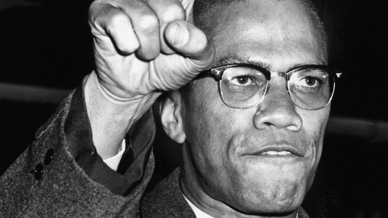 Der amerikanische Bürgerrechtler Malcolm X spricht am 14. Mai 1963 auf einer Kundgebung in New York. Der amerikanische Bürgerrechtler Malcolm X spricht am 14. Mai 1963 auf einer Kundgebung in New York.