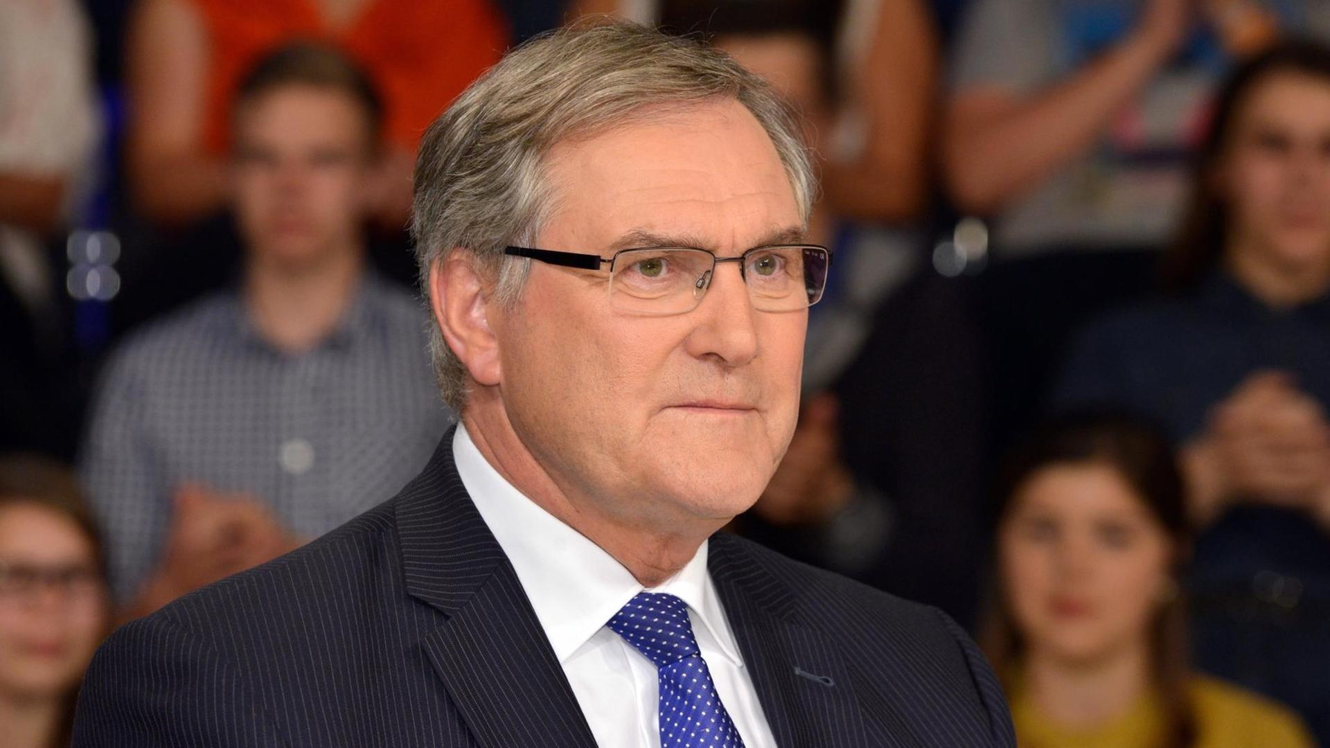 Der CDU-Politiker Franz Josef Jung in einer Talkshow Der CDU-Politiker Franz Josef Jung in einer Talkshow