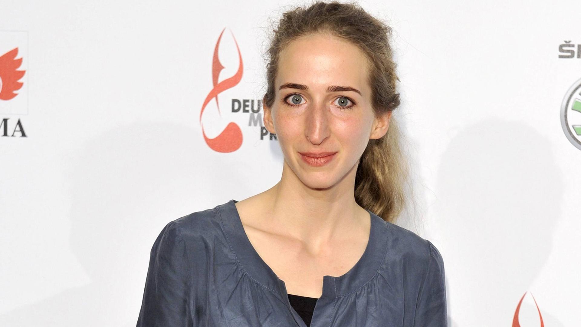 Die Komponistin Sarah Nemtsov 2013 bei der Preisverleihung des deutschen Musikautorenpreis Die Komponistin Sarah Nemtsov 2013 bei der Preisverleihung des deutschen Musikautorenpreis