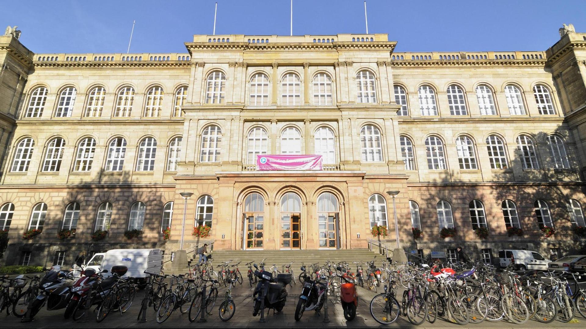 Ein Gebäude der Universität RWTH in Aachen. Ein Gebäude der Universität RWTH in Aachen.