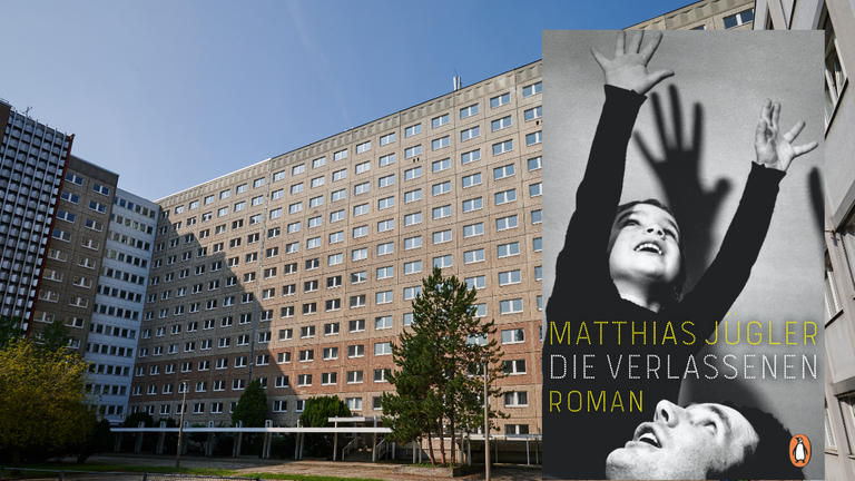 Das Cover von Matthias Jügler: „Die Verlassenen“ vor einem Stasigebäude Das Cover von Matthias Jügler: „Die Verlassenen“ vor einem Stasigebäude
