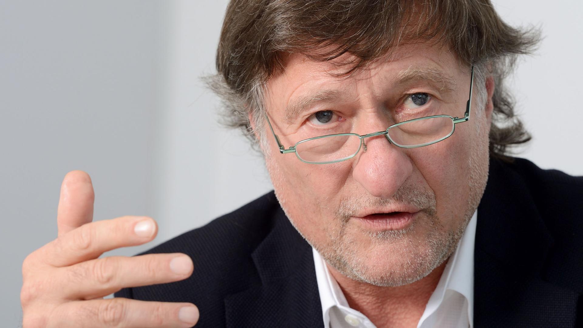 Hartmut Bäumer, Jurist und ehemaliger Amtsleiter im württembergischen Verkehrsministerium am 08.02.2013 Hartmut Bäumer, Jurist und ehemaliger Amtsleiter im württembergischen Verkehrsministerium am 08.02.2013