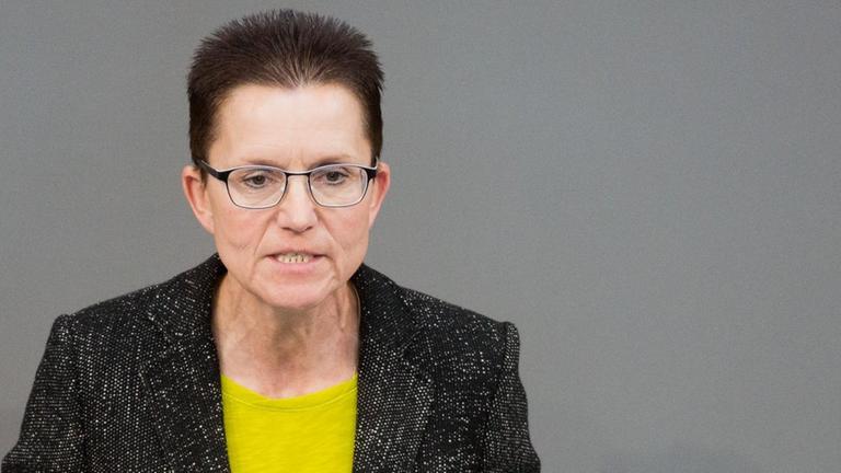 Petra Sitte, Parlamentarische Geschäftsführerin von Die Linke, im Bundestag Petra Sitte, Parlamentarische Geschäftsführerin von Die Linke, im Bundestag