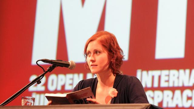 Doris Anselm liest beim 22. Open Mike in Berlin.