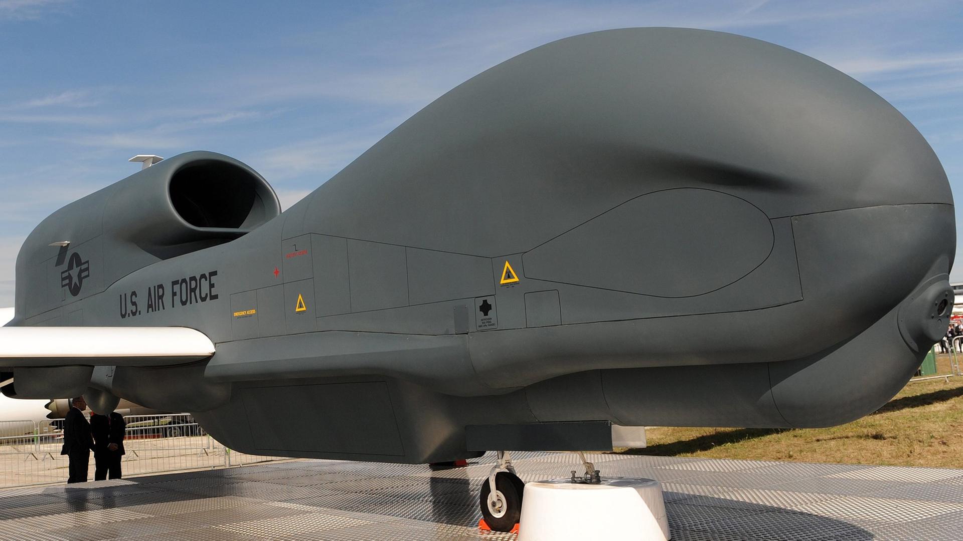 Eine Drohne des Typs A RQ-4 Block 20 Global Hawk Eine Drohne des Typs A RQ-4 Block 20 Global Hawk