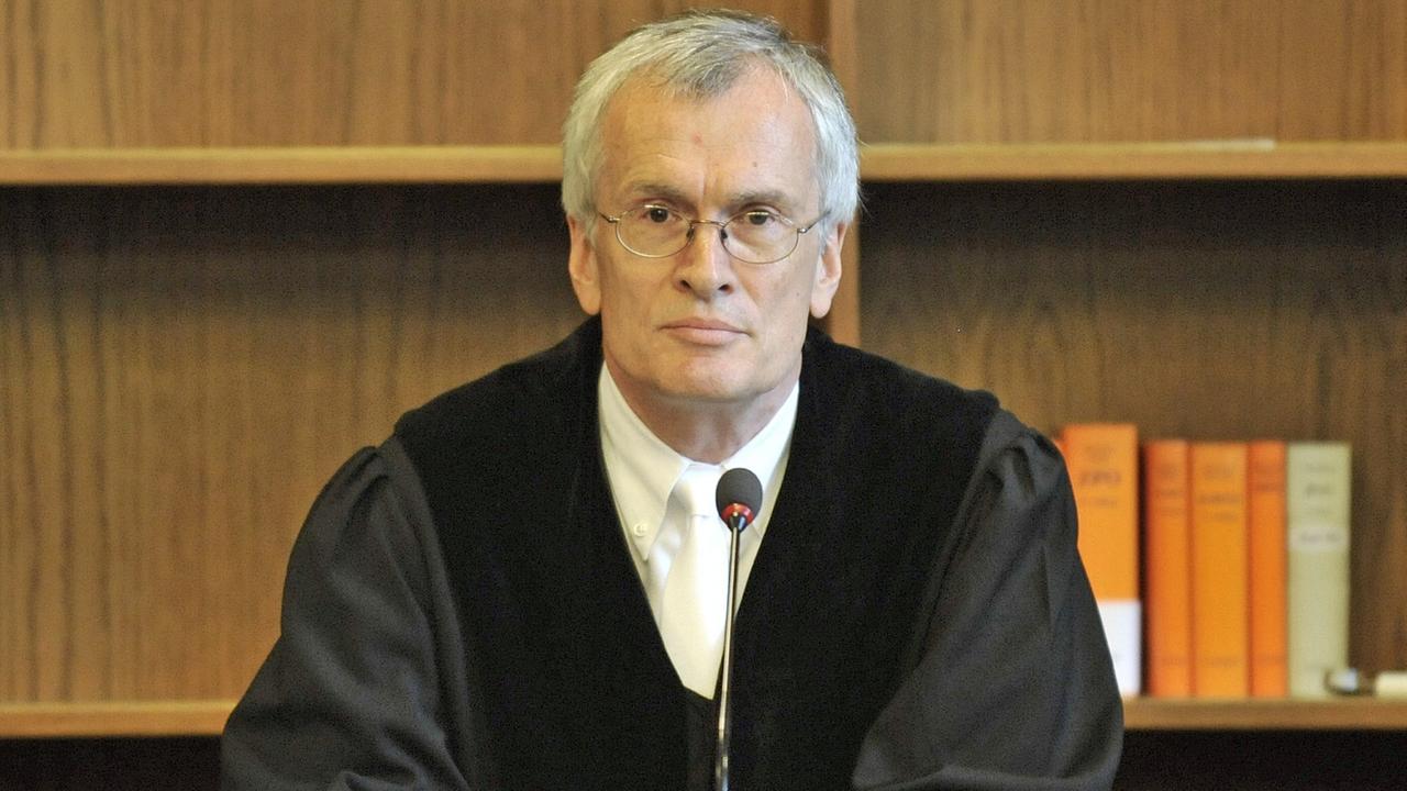 Der Vorsitzende Richter am Landgericht Berlin, Helmut Schweckendieck, aufgenommen am Donnerstag (01.07.2010) in Berlin