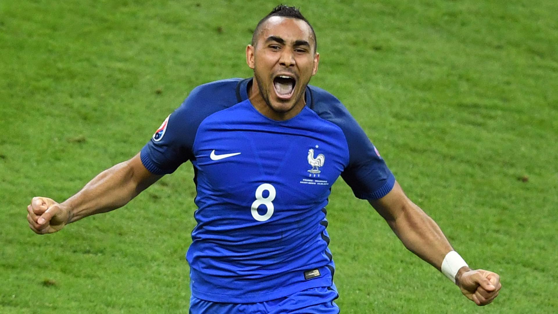Dimitri Payet feiert den Siegtreffer zum 2:1 der Franzosen im Eröffnungsspiel der Fußball-EM gegen Rumänien. Dimitri Payet feiert den Siegtreffer zum 2:1 der Franzosen im Eröffnungsspiel der Fußball-EM gegen Rumänien.