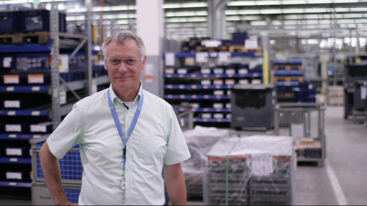 Porträt von Hans Dekkers, Logistik-Leiter ZF Schweinfurt Porträt von Hans Dekkers, Logistik-Leiter ZF Schweinfurt