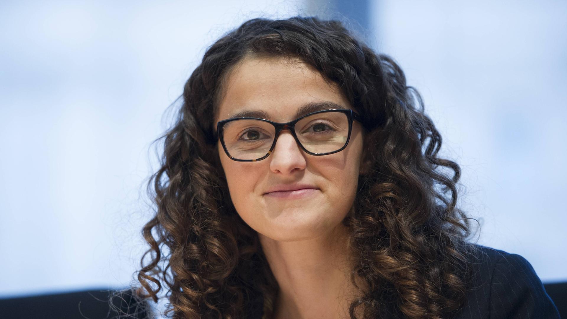 Porträt von Esra Kücük Porträt von Esra Kücük