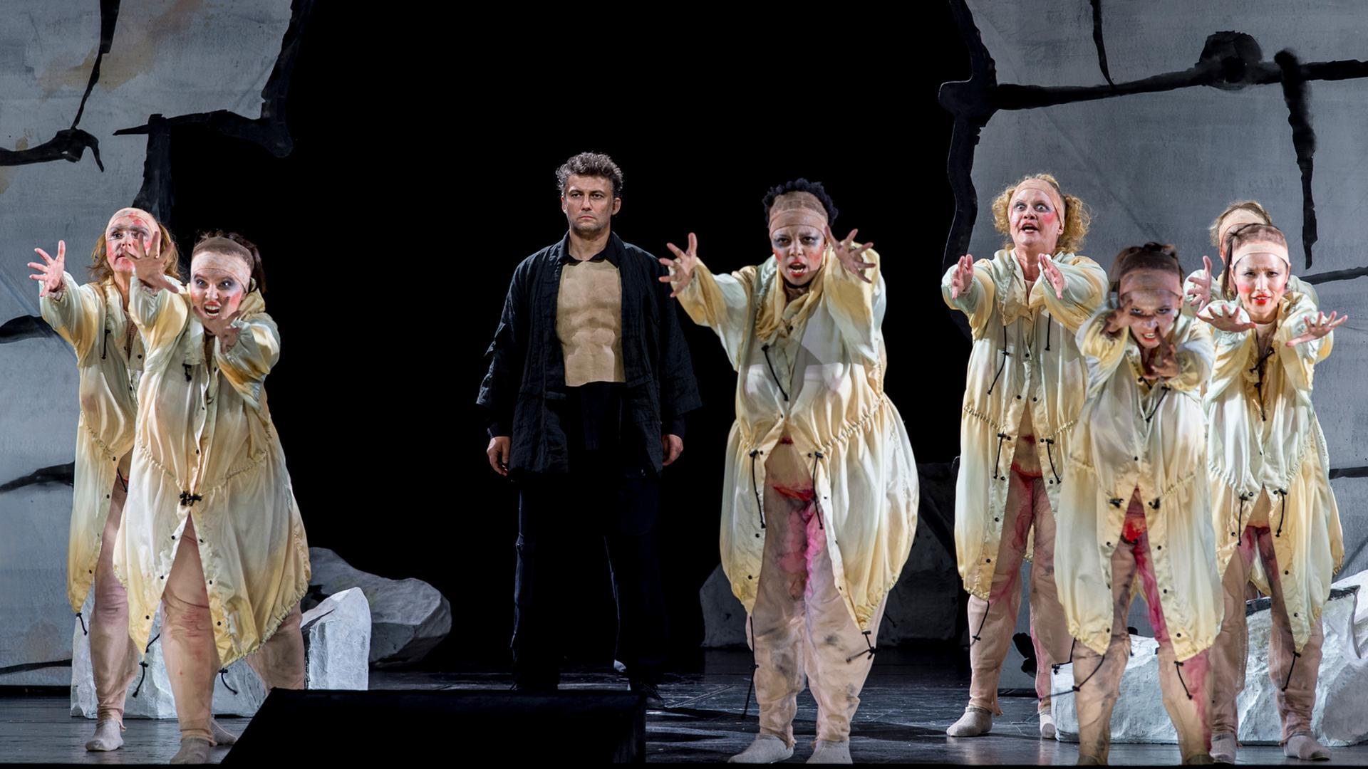 Szene aus Richard Wagners "Parsifal" Szene aus Richard Wagners "Parsifal"
