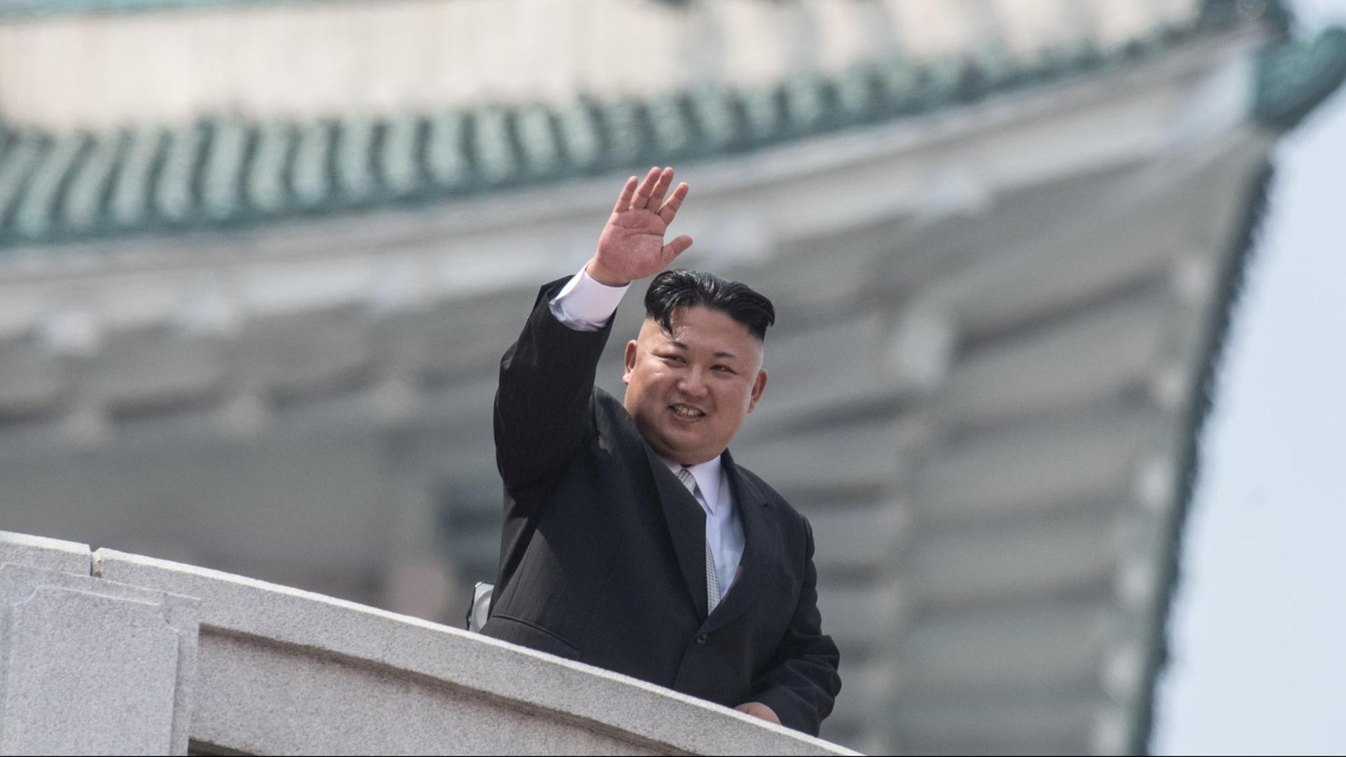 Der Diktator Kim Jong-un bei einer Militärparade in Pjöngjang Der Diktator Kim Jong-un bei einer Militärparade in Pjöngjang