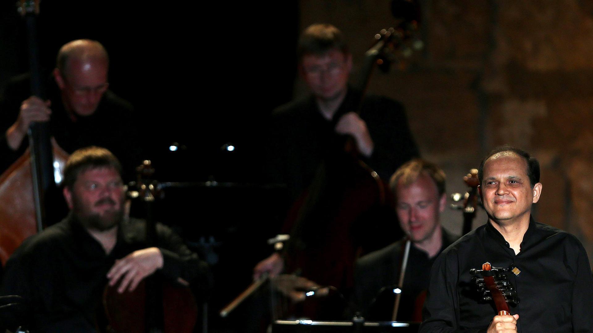 Der tunesische Musiker Anouar Brahem beim 50. Festival de Carthage am 10 July 2014. Der tunesische Musiker Anouar Brahem beim 50. Festival de Carthage am 10 July 2014.