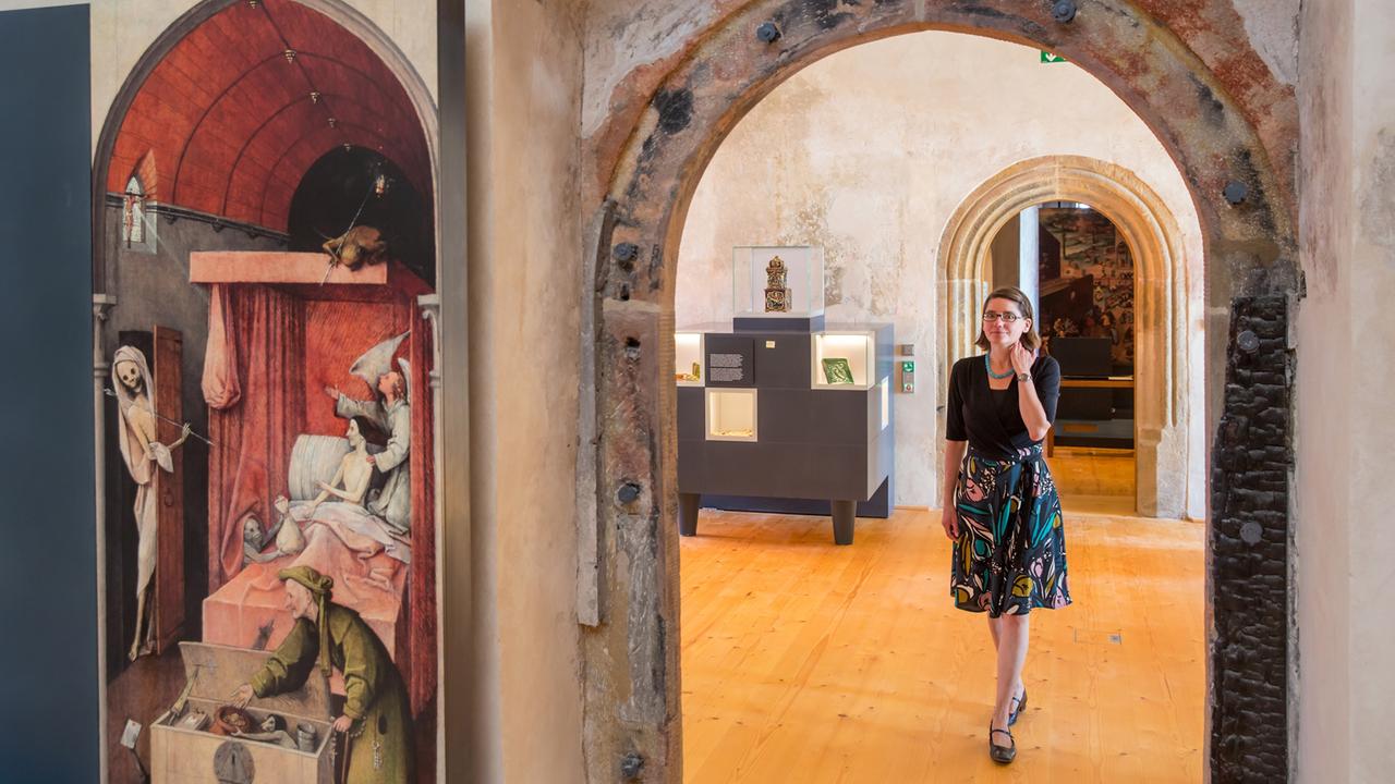 Anja Grebe, die Kuratorin der neuen Dauerausstellung "Mythos Burg" im Deutschen Burgenmuseum Anja Grebe, die Kuratorin der neuen Dauerausstellung "Mythos Burg" im Deutschen Burgenmuseum