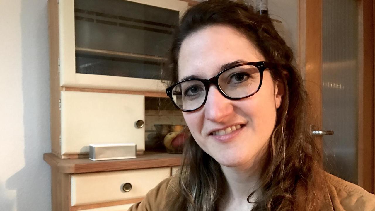 Sie sehen Katrin Herms, die in Saarbrücken lebt und über Rechtspopulismus geforscht hat. Sie sehen Katrin Herms, die in Saarbrücken lebt und über Rechtspopulismus geforscht hat.