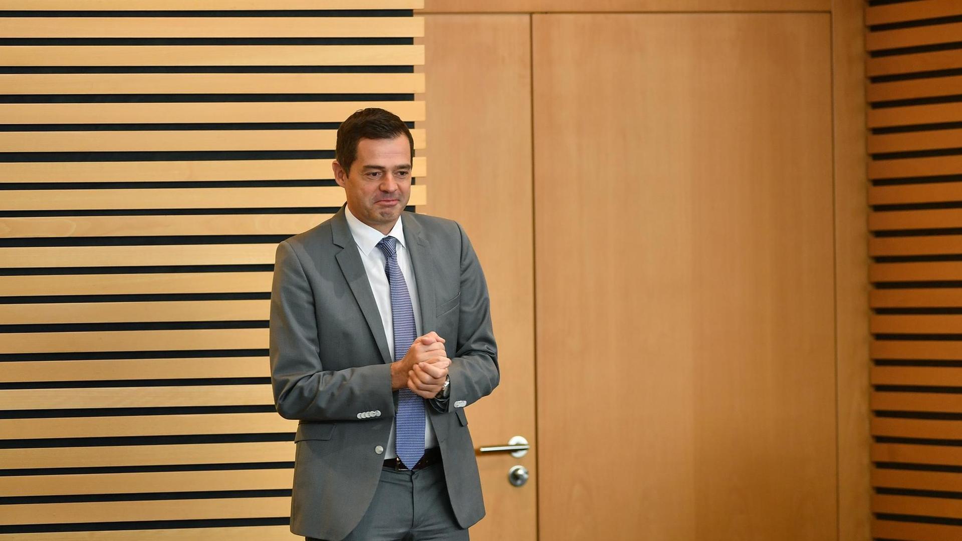 Das Foto zeigt den Thüringer CDU-Chef Mike Mohring im Plenarsaal des Landtages. Das Foto zeigt den Thüringer CDU-Chef Mike Mohring im Plenarsaal des Landtages.