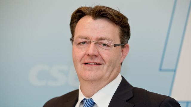 Michael Frieser am 13.06.2015 beim CSU-Bezirks-Parteitag in Nürnberg nach seiner Wiederwahl.