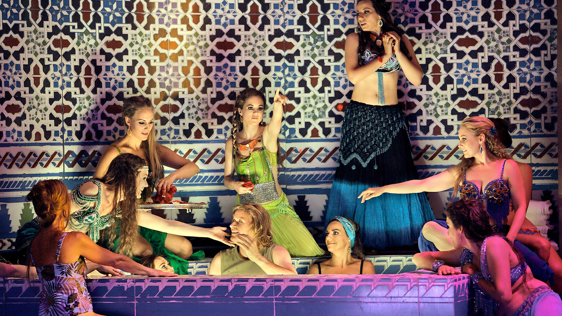 Parsifal-Probe: Klaus Florian Vogt (Parsifal, M), Anna Siminska, Katharina Persicke, Mareike Morr, Alexandra Steiner, Bele Kumberger, Ingeborg Gillebo (Klingsors Zaubermädchen) Parsifal-Probe: Klaus Florian Vogt (Parsifal, M), Anna Siminska, Katharina Persicke, Mareike Morr, Alexandra Steiner, Bele Kumberger, Ingeborg Gillebo (Klingsors Zaubermädchen)