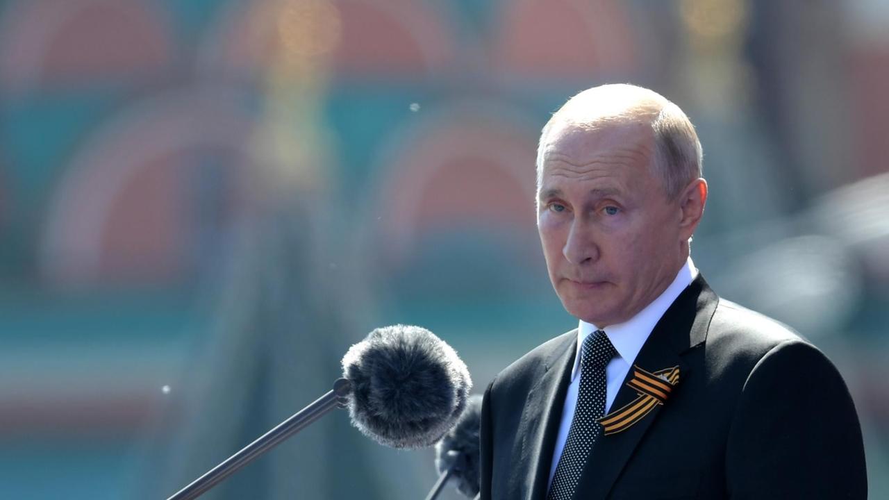 Wladimir Putin während seiner Rede bei der Miltärparade zum Kriegsende am 24. Juni 2020