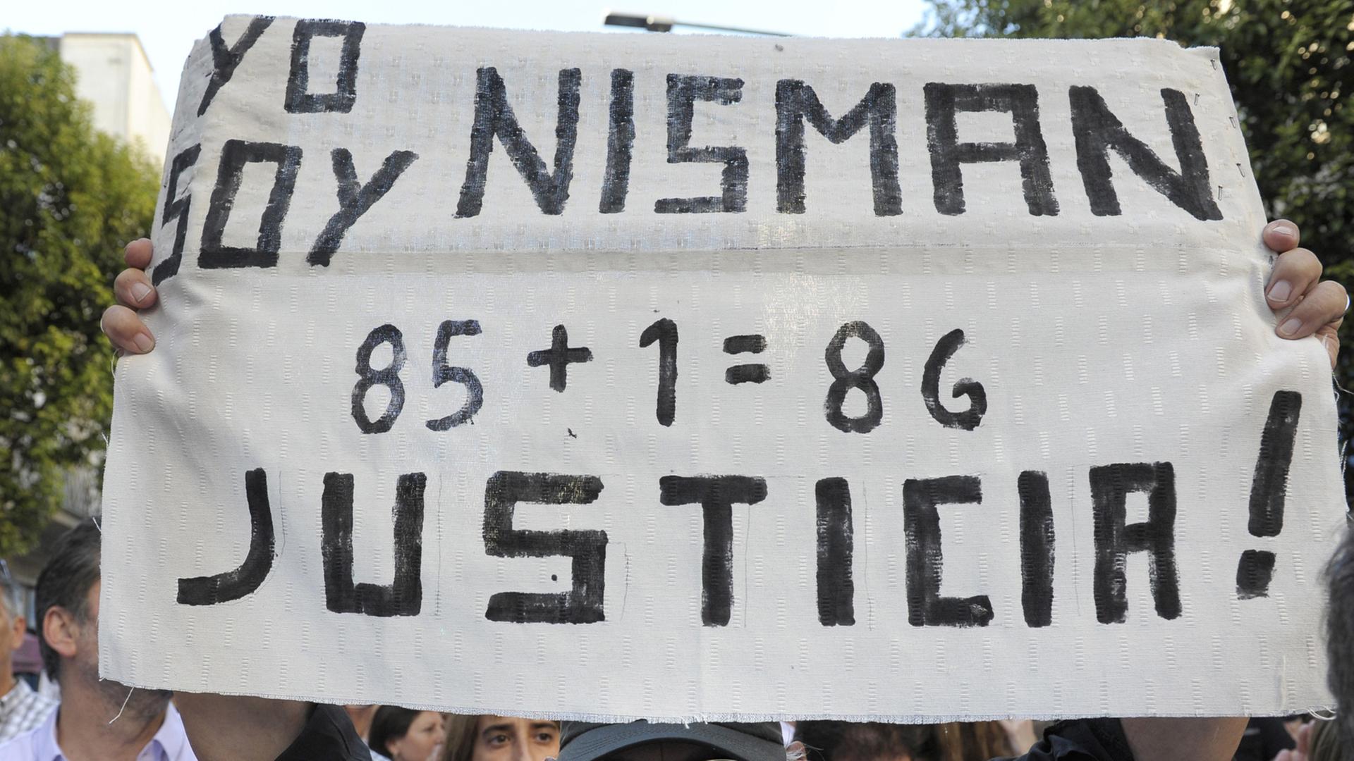 Demonstranten in Buenos Aires fordern die Aufklärung des Todes von Staatsanwalt Alberto Nisman.