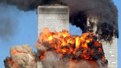 Das zweite Flugzeug explodiert im World Trade Center um 9:03 Uhr am 11. September 2001 in New York, USA