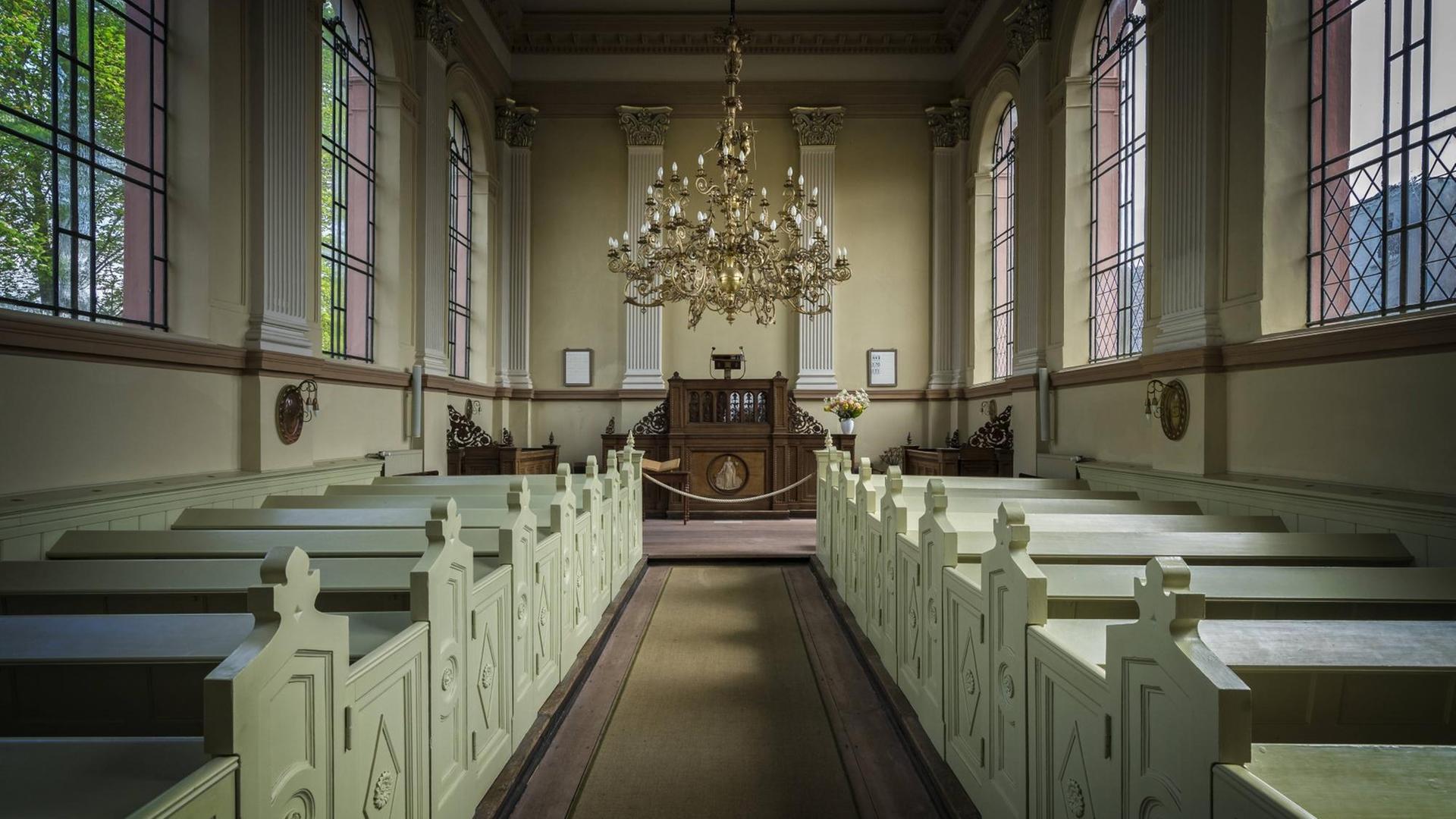 Innenansicht der Remonstrantenkirche in Friedrichstadt in Schleswig Holstein Innenansicht der Remonstrantenkirche in Friedrichstadt in Schleswig Holstein