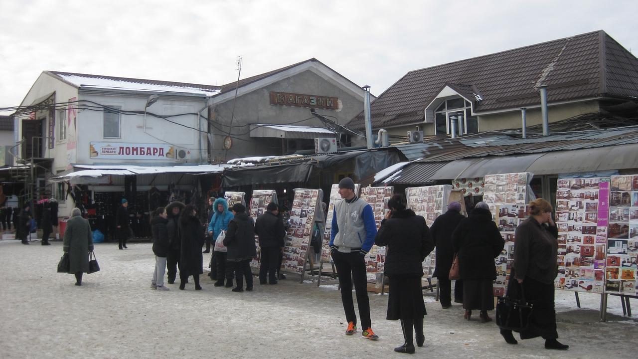 Der Markt im Zentrum der Gebietshauptstadt Naltschik im Kaukasus