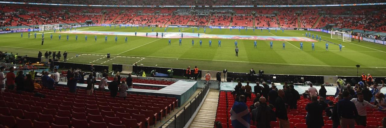 Das Foto zeigt das Wembley-Stadion in London vor dem Gruppenspiel England gegen Schottland bei der EM 2021. Das Foto zeigt das Wembley-Stadion in London vor dem Gruppenspiel England gegen Schottland bei der EM 2021.