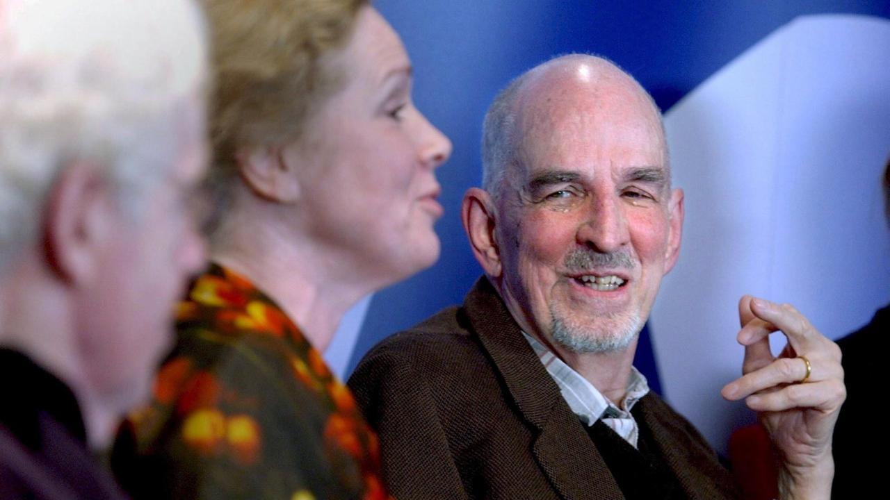 Ingmar Bergman (r) neben Liv Ullmann und Erland Josephson. Ingmar Bergman (r) neben Liv Ullmann und Erland Josephson.