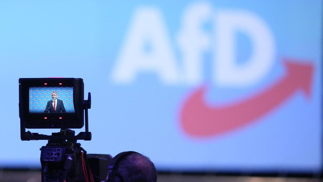 Björn Höcke (AfD) im Blick einer TV-Kamera Björn Höcke (AfD) im Blick einer TV-Kamera