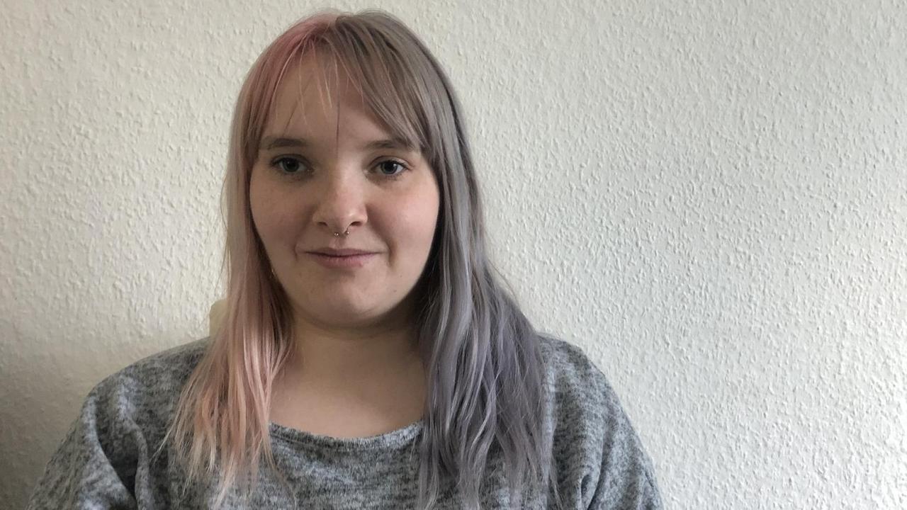 Sarah Hellwig steht in ihrer Wohnung in Zerbst. Sarah Hellwig steht in ihrer Wohnung in Zerbst.