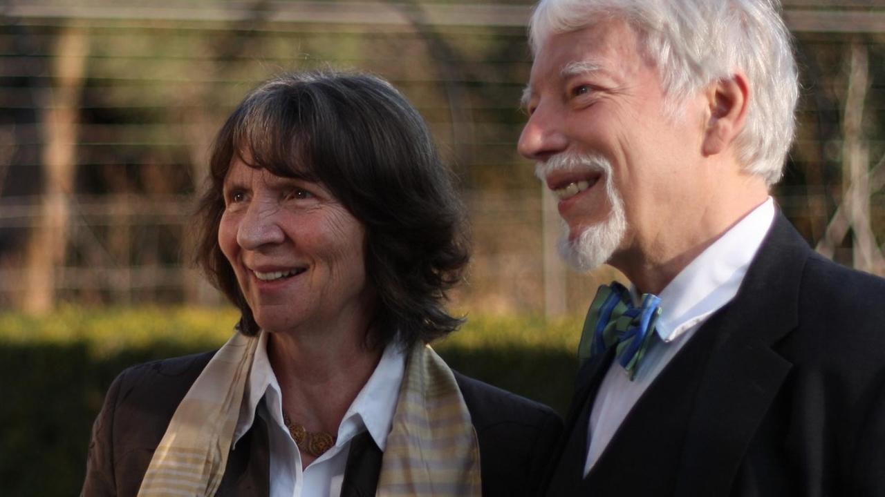 Die Kulturwissenschaftler Aleida Assmann und Ehemann Jan Assmann. Das Ehepaar erhält gemeinsam den diesjährigen Friedenspreis des Deutschen Buchhandels.