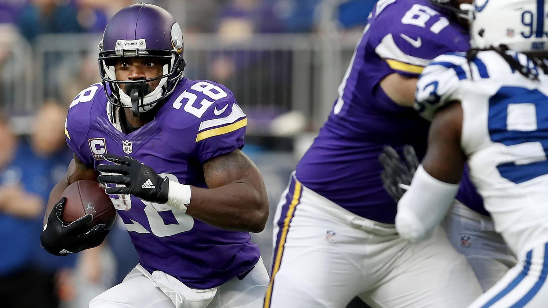 Minnesota Vikings running back Adrian Peterson (28). Minnesota Vikings running back Adrian Peterson (28).