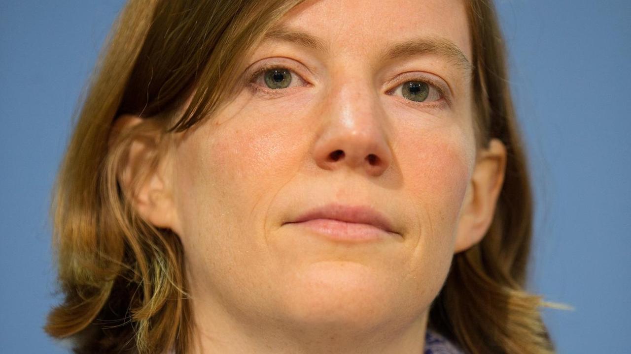 Christina Deckwirth, Autorin der Organisation Lobbycontrol. Christina Deckwirth, Autorin der Organisation Lobbycontrol.