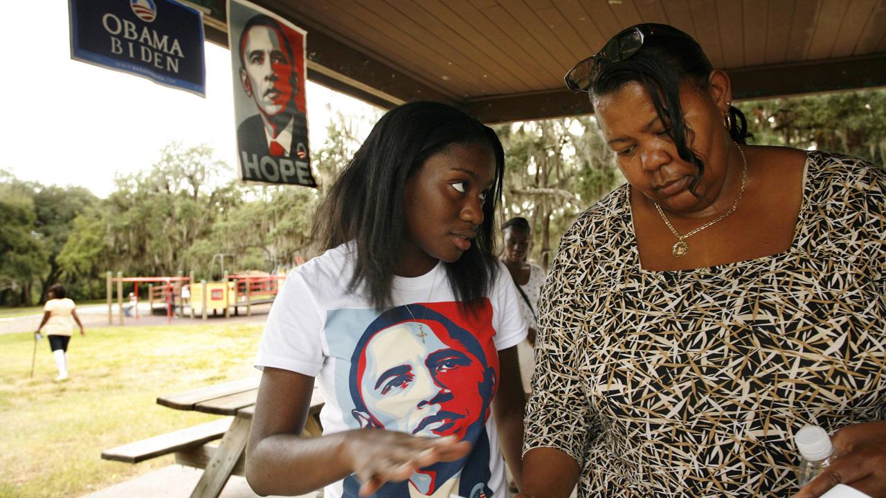 Eine freiwillige Obama-Wahlkampfhelferin (l) im September 2008 in St. Petersburg, Florida.