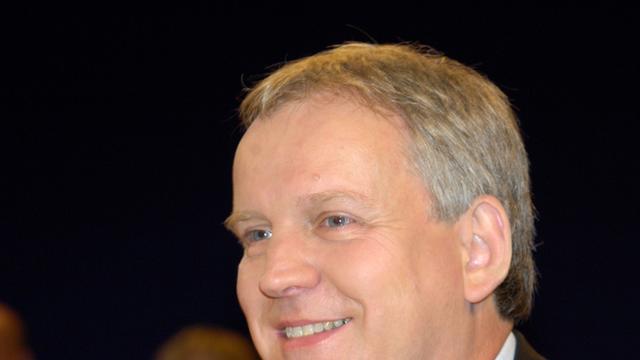 Hans-Peter Burghof, Professor für Bankwirtschaft und Finanzdienstleistungen an der Universität Hohenheim, aufgenommen am 10.05.2012 während der ZDF-Talksendung "Maybrit Illner"