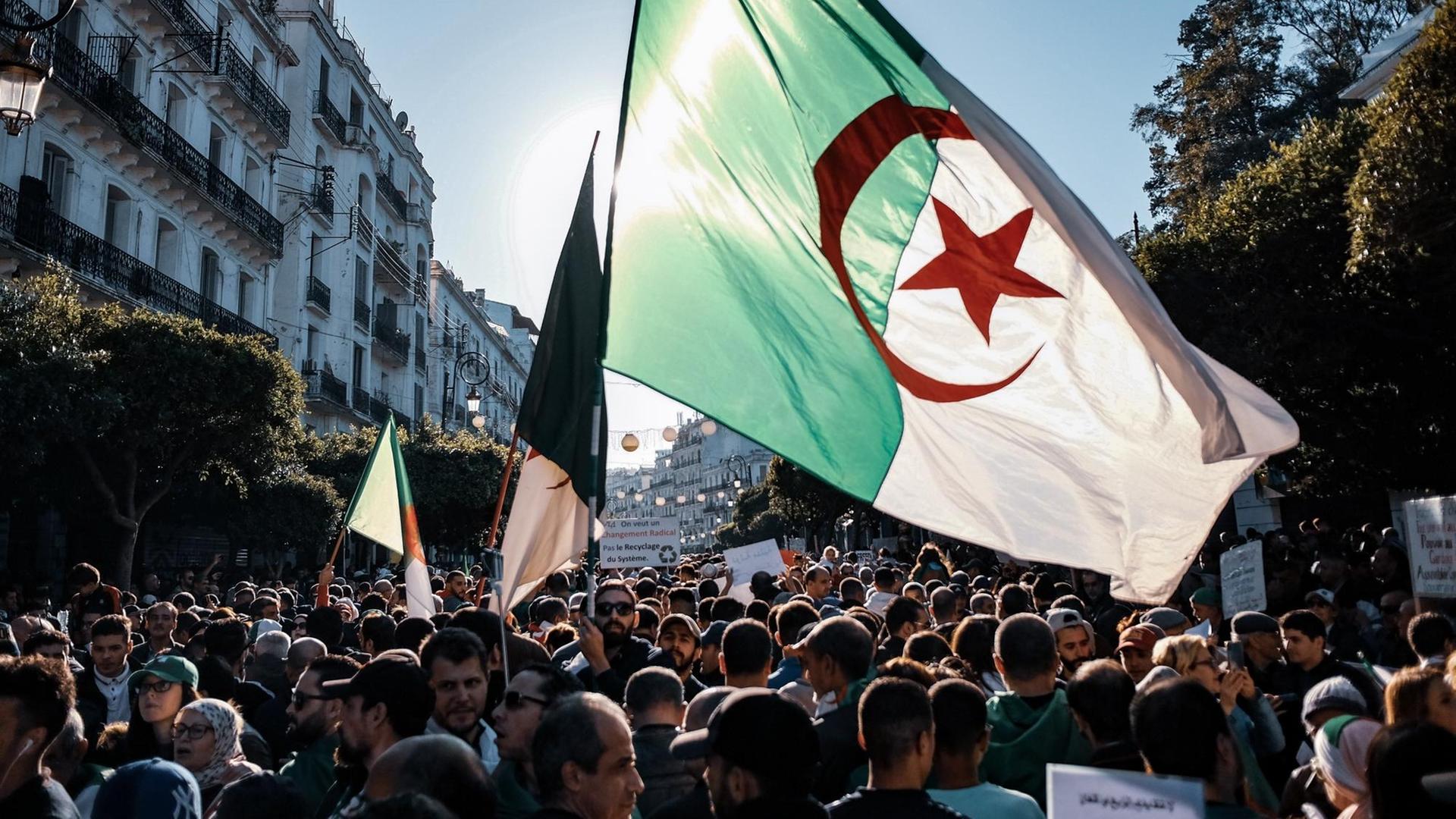 Freitagsdemonstration der Hirak-Protestbewegung in Algier, Algerien