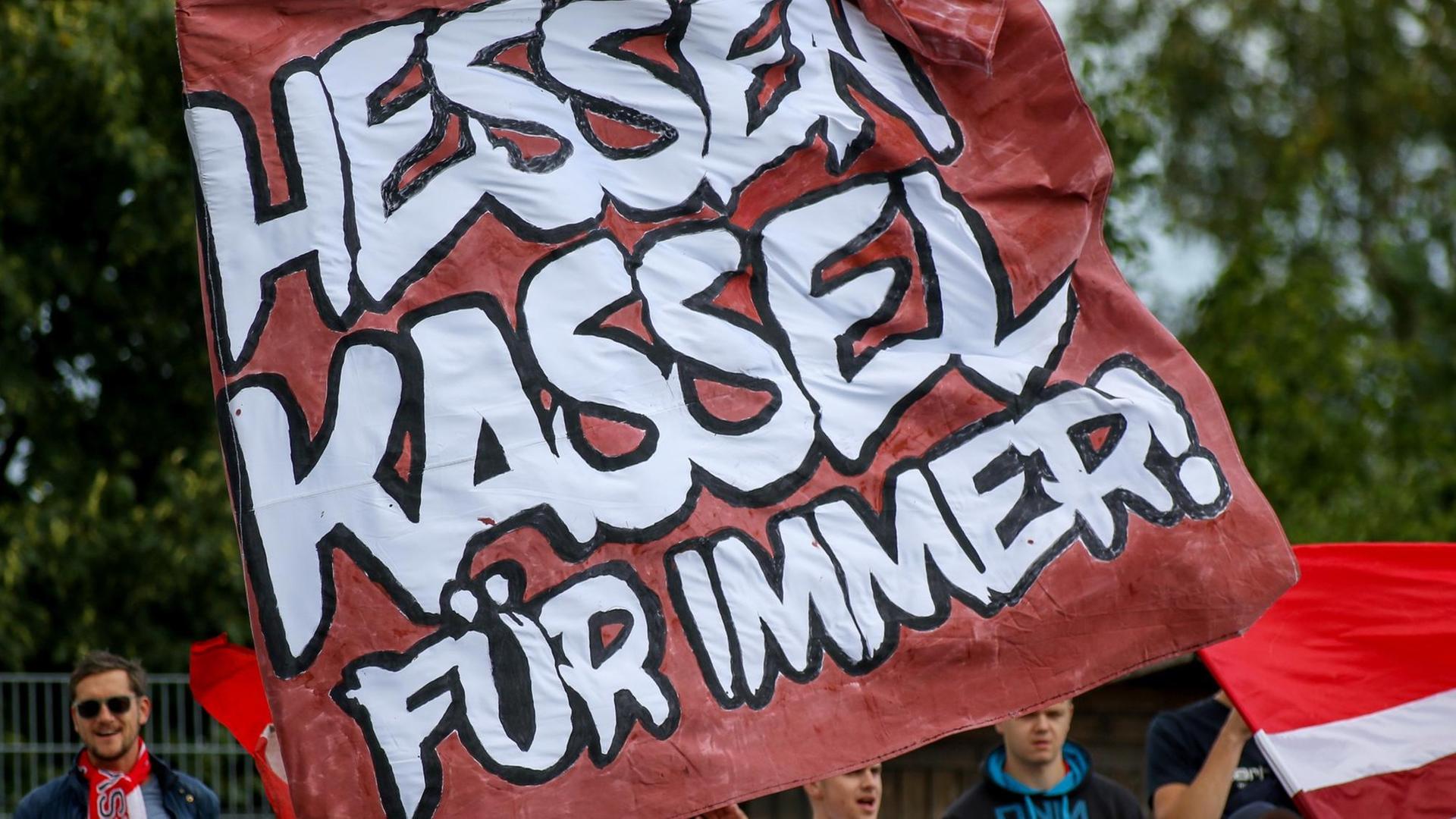 Der Regionalligist KSV Hessen Kassel hat 2017 Insolvenz angemeldet - und ist seit Anfang 2018 wieder schuldenfrei. Der Regionalligist KSV Hessen Kassel hat 2017 Insolvenz angemeldet - und ist seit Anfang 2018 wieder schuldenfrei.