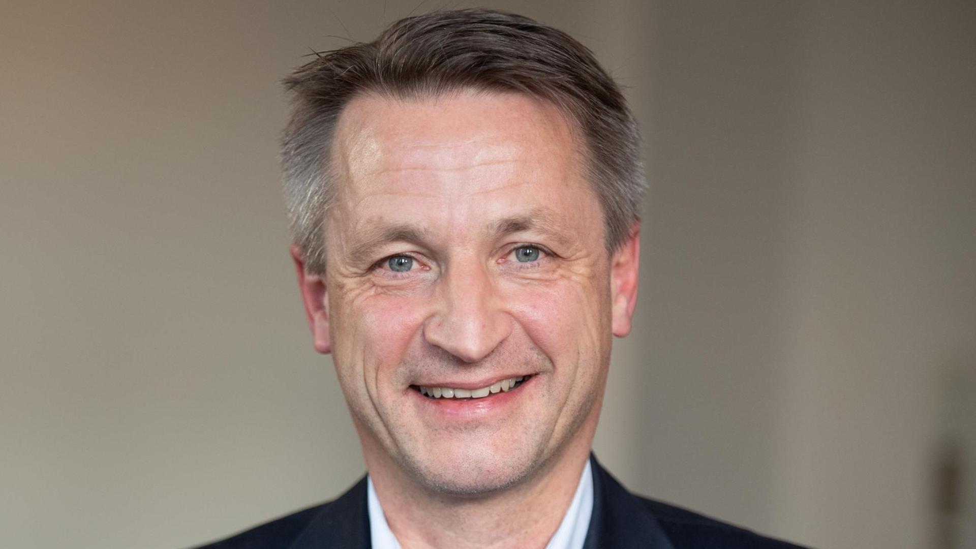 Porträt des Journalisten Nikolaus Blome. Porträt des Journalisten Nikolaus Blome.