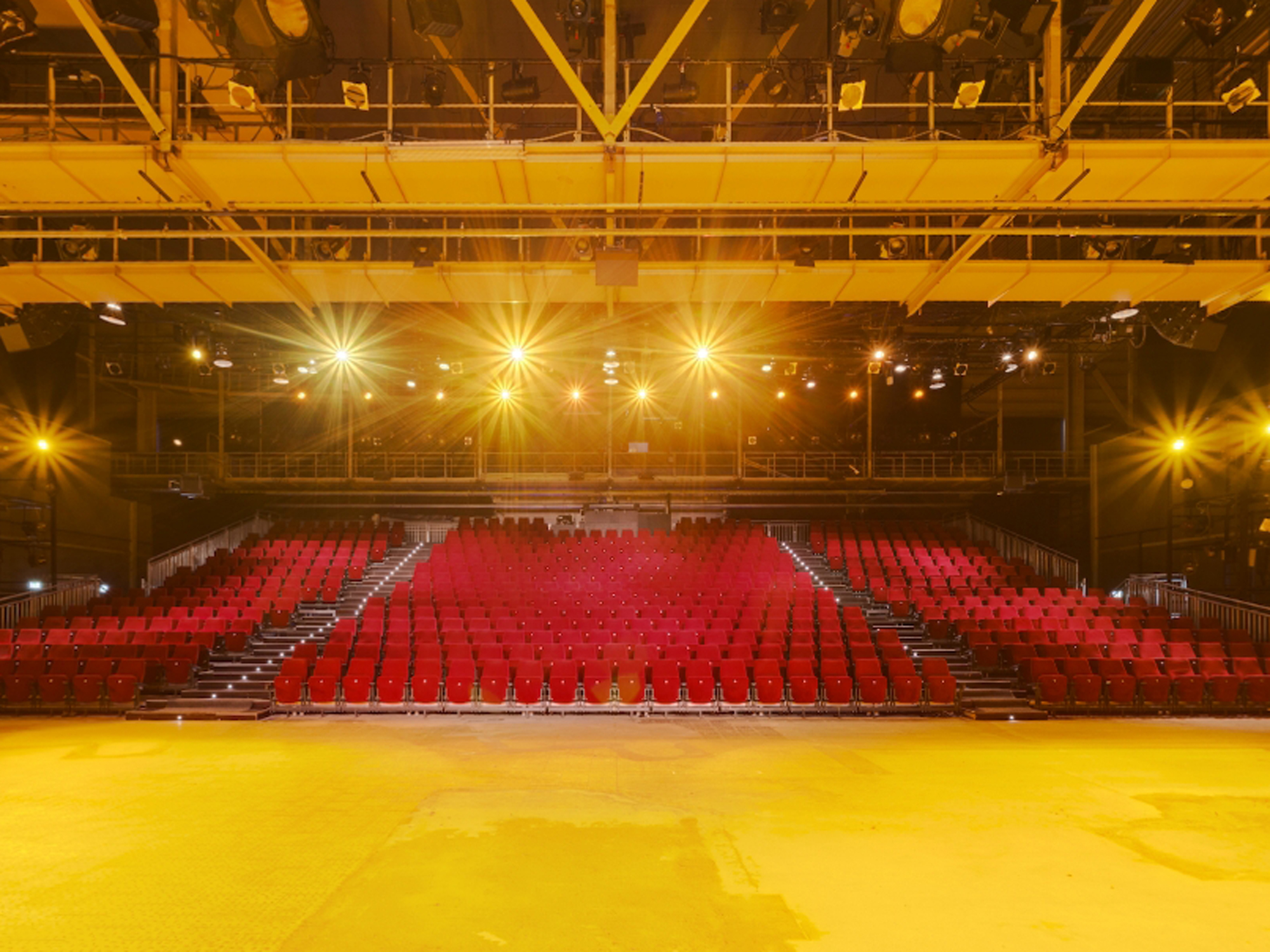 Theaterperformance Exotisch und faszinierend deutschlandfunkkultur.de