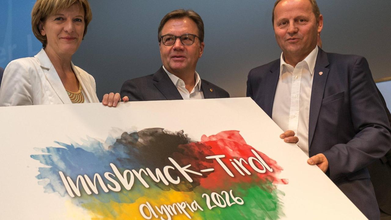 Bürgermeisterin Christine Oppitz-Plörer (Innsbruck), Landeshauptmann Guenther Platter (ÖVP) und Landeshauptmann - Stv. OeR Josef Geisler (ÖVP) Bürgermeisterin Christine Oppitz-Plörer (Innsbruck), Landeshauptmann Guenther Platter (ÖVP) und Landeshauptmann - Stv. OeR Josef Geisler (ÖVP)