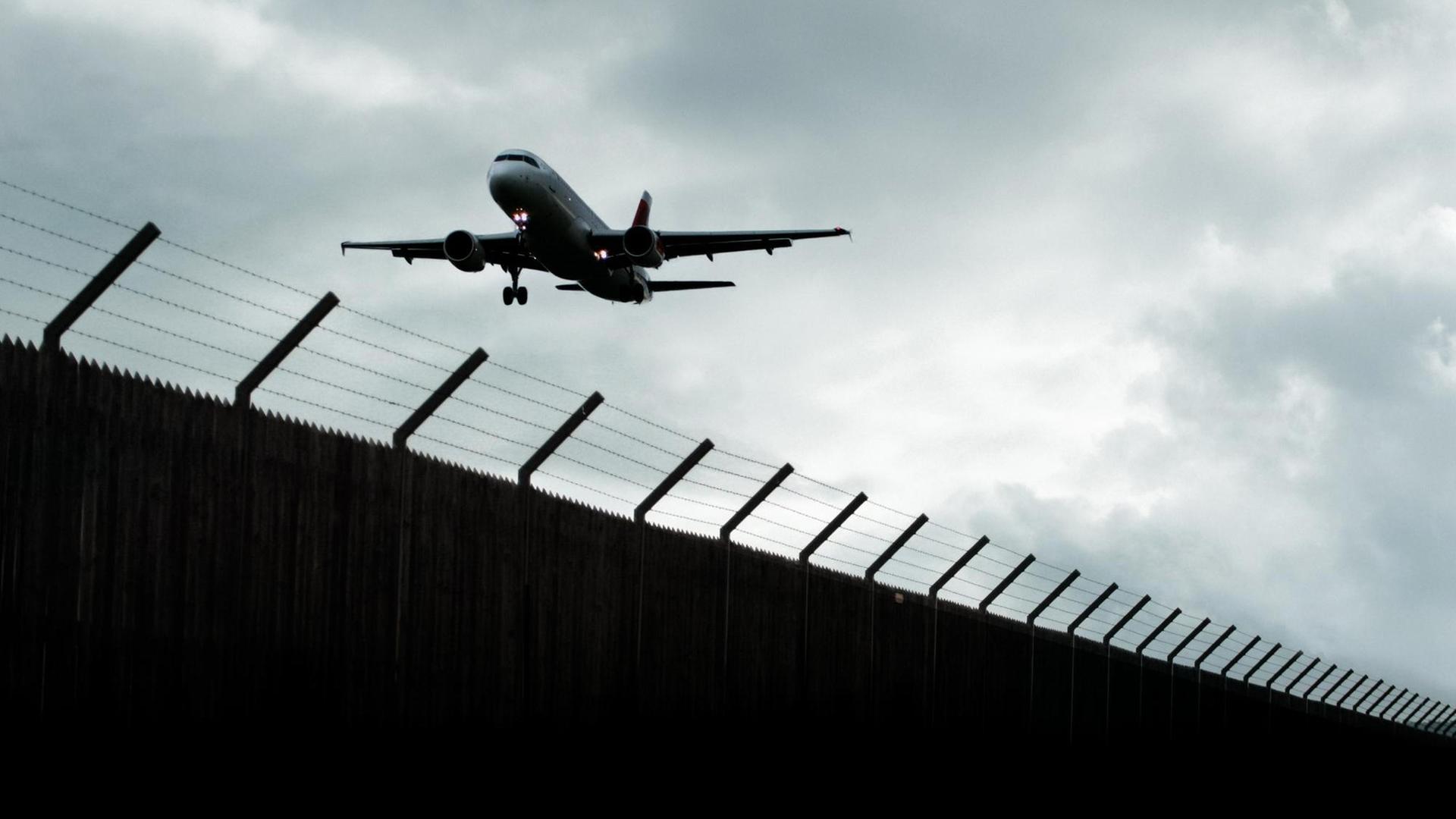 "Deportation Class" zeigt die deutsche Abschiebepolitik aus nächster Nähe "Deportation Class" zeigt die deutsche Abschiebepolitik aus nächster Nähe