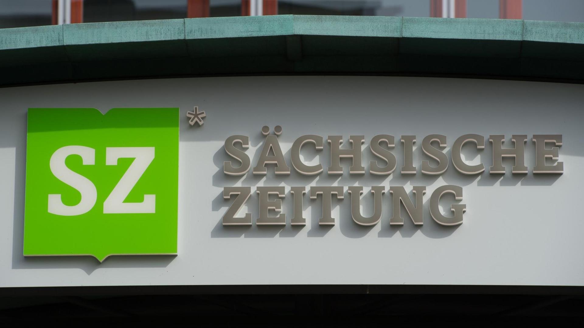 Das Logo der Sächsischen Zeitung, aufgenommen am 22.03.2017 in Dresden (Sachsen). (zu dpa «Presserat diskutiert erneut Richtlinie zur Herkunftsnennung» vom 22.03.2017) Foto: Sebastian Kahnert/dpa-Zentralbild/dpa | Verwendung weltweit Das Logo der Sächsischen Zeitung, aufgenommen am 22.03.2017 in Dresden (Sachsen). (zu dpa «Presserat diskutiert erneut Richtlinie zur Herkunftsnennung» vom 22.03.2017) Foto: Sebastian Kahnert/dpa-Zentralbild/dpa | Verwendung weltweit